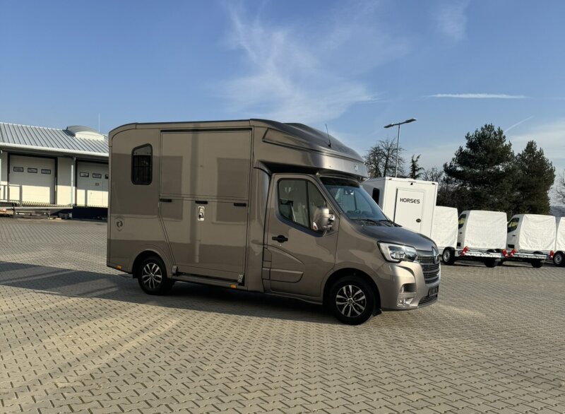 EQUISTAR 3 horsebox