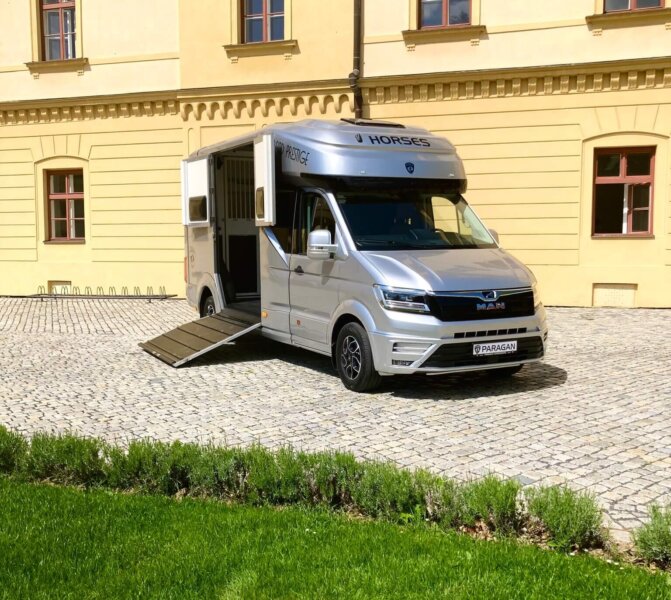 GRAND PRESTIGE- PARAGAN HORSEBOXES