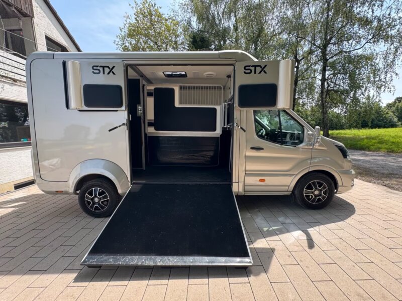 Ford STX